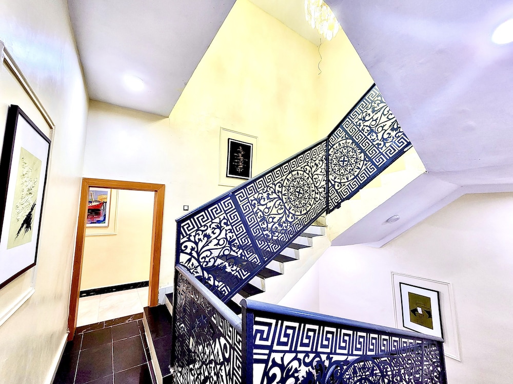 buddiez hotel and resort