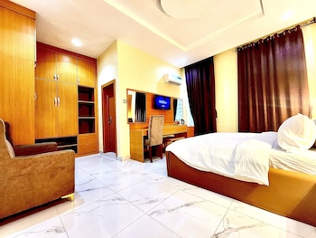 buddiez hotel and resort