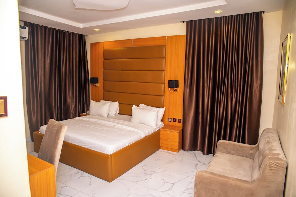 buddiez hotel and resort