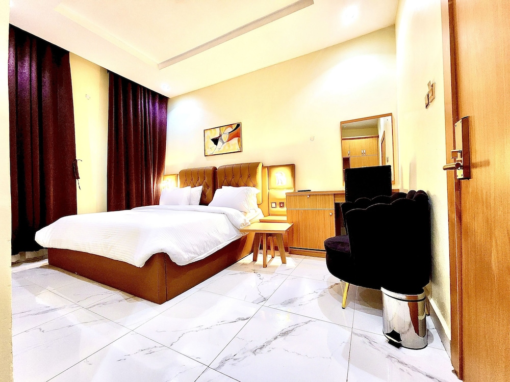 buddiez hotel and resort