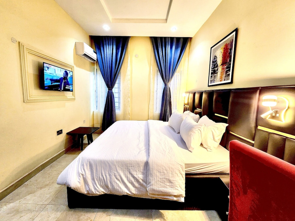 buddiez hotel and resort