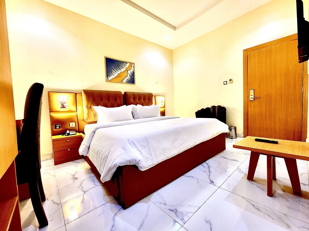 buddiez hotel and resort