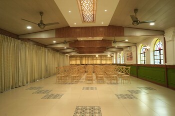 raaj resort
