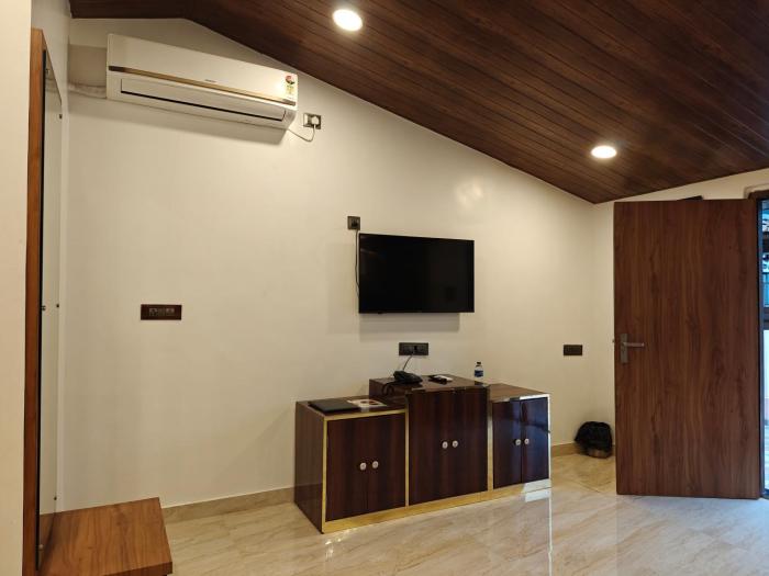 raaj resort