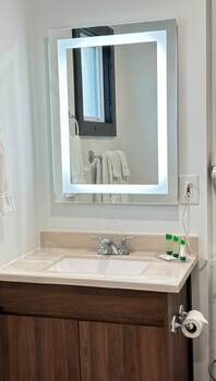 motel 7 inn and suites