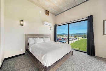 the suites at prairie falls