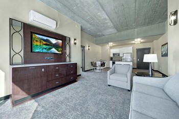 the suites at prairie falls