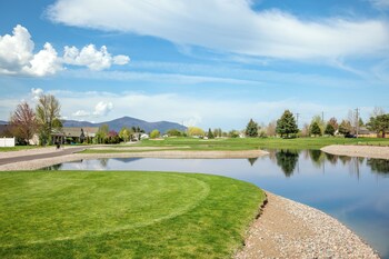 the suites at prairie falls