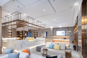 poltton international hotel