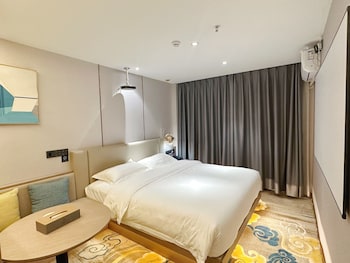 poltton international hotel