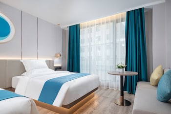 poltton international hotel