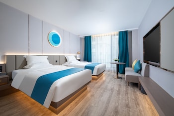 poltton international hotel