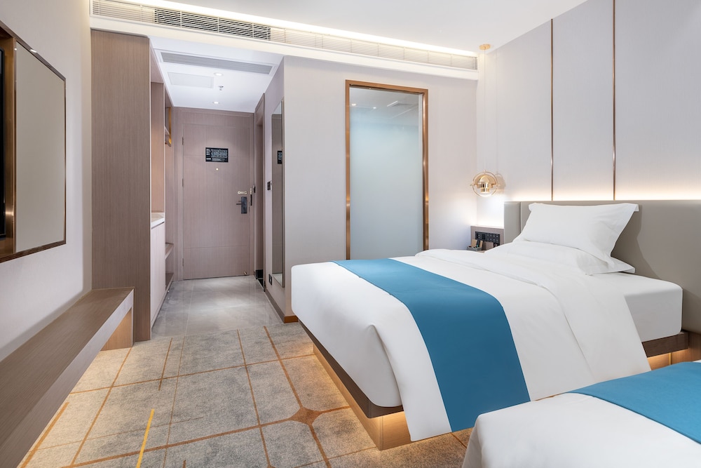 poltton international hotel