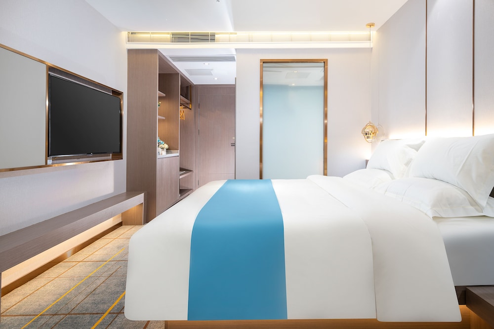 poltton international hotel