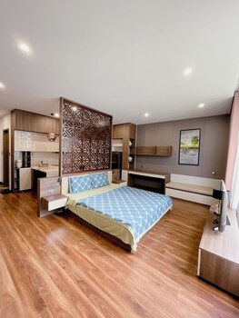 amy apartment hue