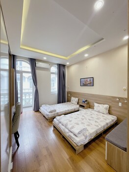 amy apartment hue