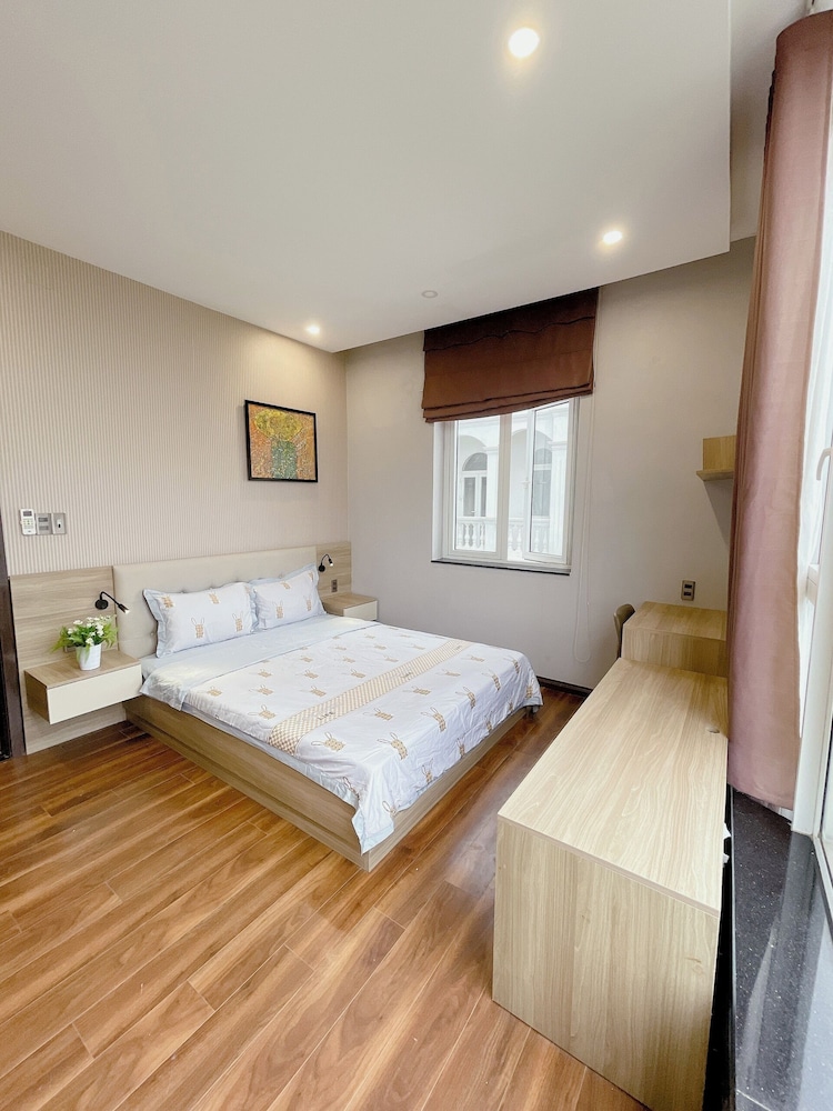 amy apartment hue