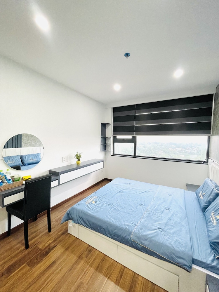 amy apartment hue