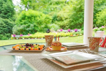 cherry valley manor luxury bed and breakfast