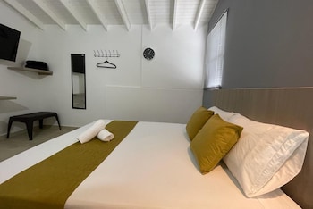 hotel 12 nights