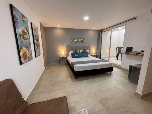 hotel 12 nights