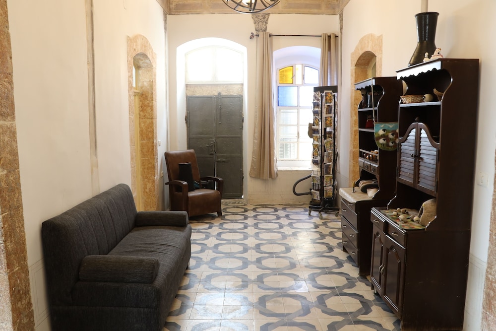 maan lil hayat boutique hotel