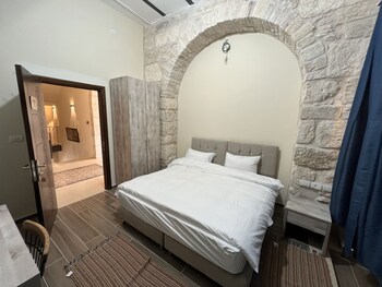 maan lil hayat boutique hotel