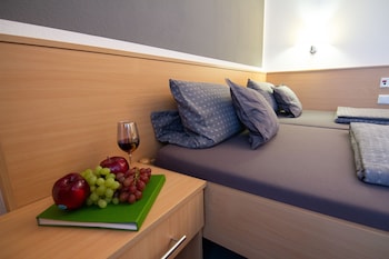 green night hotel