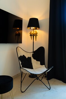 the white knight premium boutique hotel