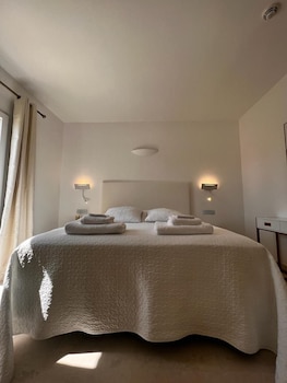 the white knight premium boutique hotel