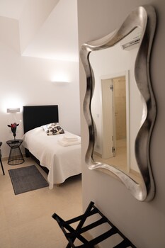 the white knight premium boutique hotel