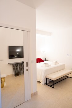 the white knight premium boutique hotel