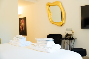 the white knight premium boutique hotel