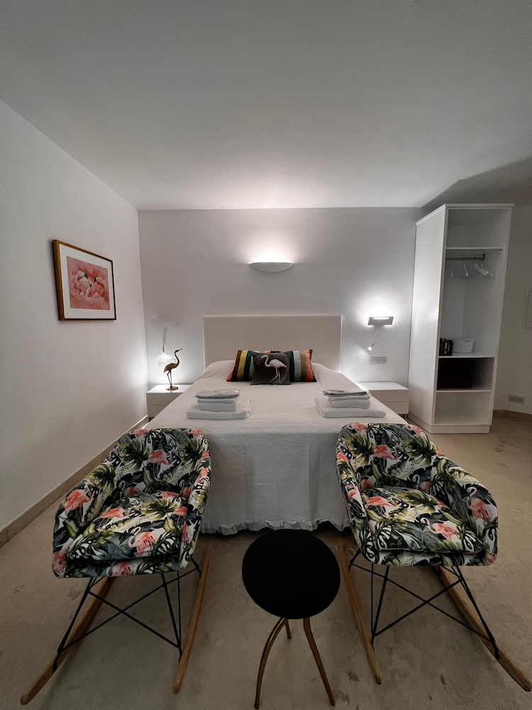 the white knight premium boutique hotel