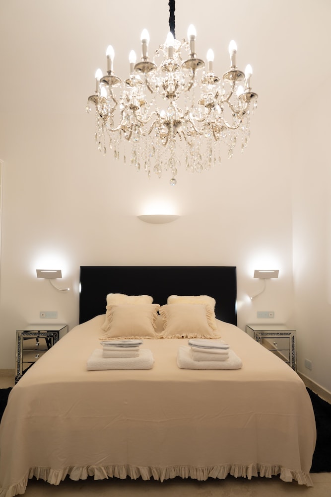 the white knight premium boutique hotel