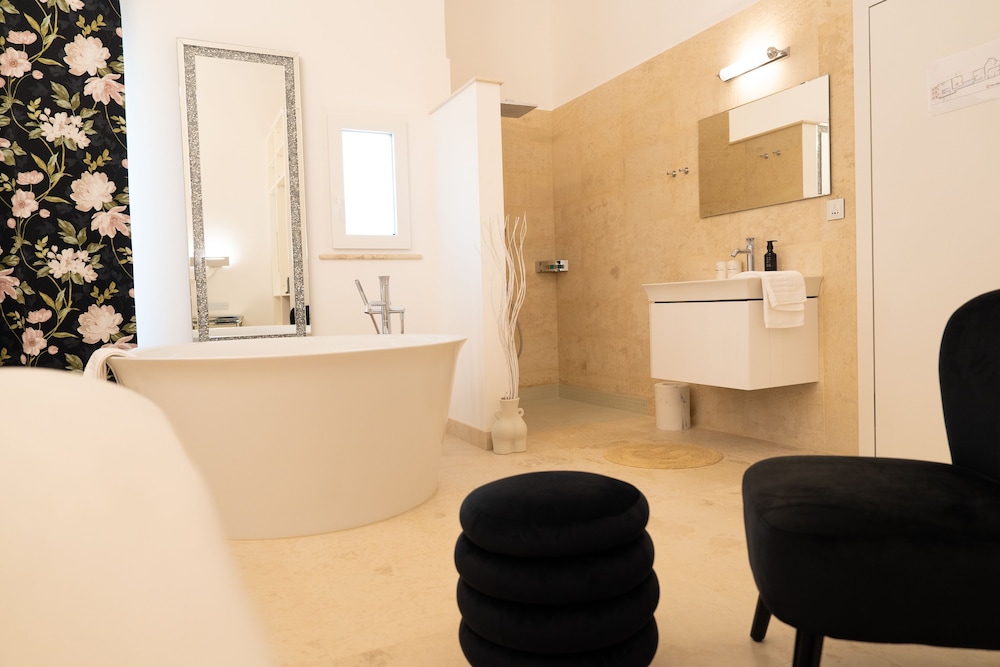 the white knight premium boutique hotel