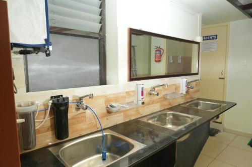 roscotel bay stays 2bhk near white town