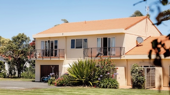 ocean beach motor lodge