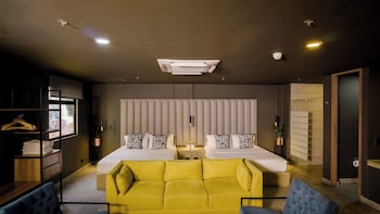 los patios cool living