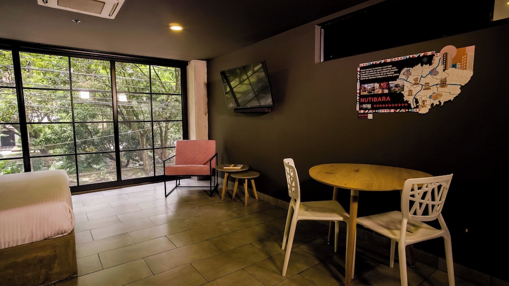 los patios cool living
