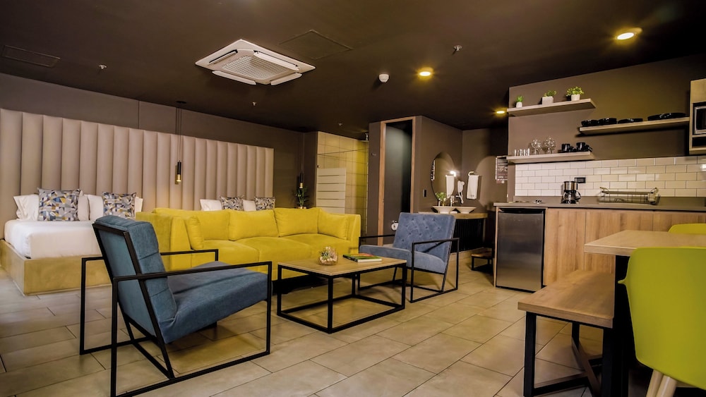 los patios cool living
