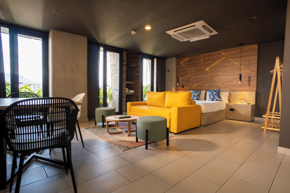 los patios cool living