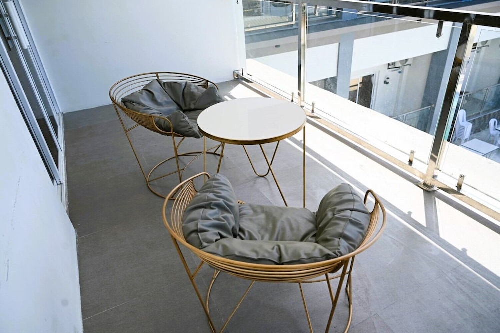 jandv hotel and resort