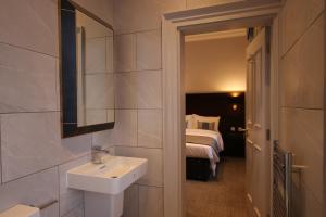 castlecary house hotel