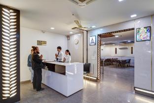 airport hotel chanakya