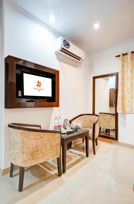 airport hotel chanakya