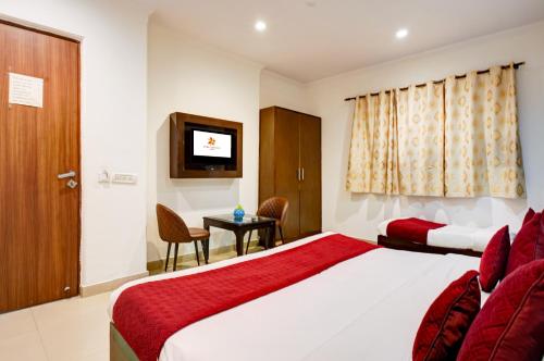 airport hotel chanakya