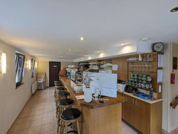 Hotel Restaurant Du Chasseur,70 Rte De Lyon,2 star