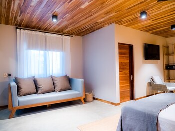 arjau santa teresa boutique hotel