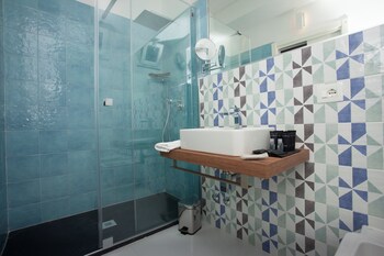 aquamaris design suite and spa